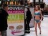3 mannequins traversent la gare de Lyon en sous-vêtements