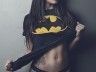 Des mannequins avec des T-Shirts sexy de Super-héros