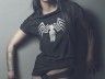Des mannequins avec des T-Shirts sexy de Super-héros