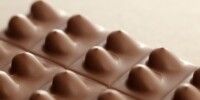 Vous allez pouvoir lécher des tablettes de chocolat en forme de seins