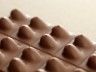 Vous allez pouvoir lécher des tablettes de chocolat en forme de seins
