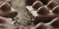 Vous allez pouvoir lécher des tablettes de chocolat en forme de seins