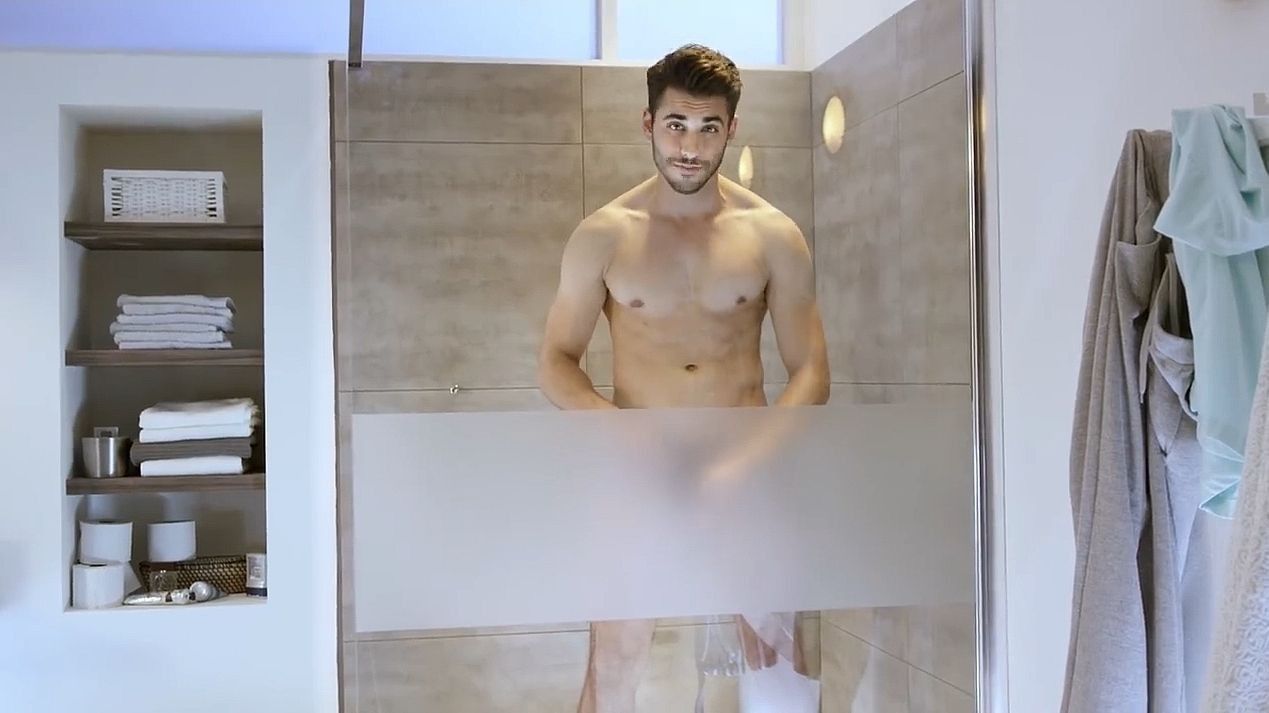 Une pub pour les tondeuses hommes Philips pour se raser les parties intimes