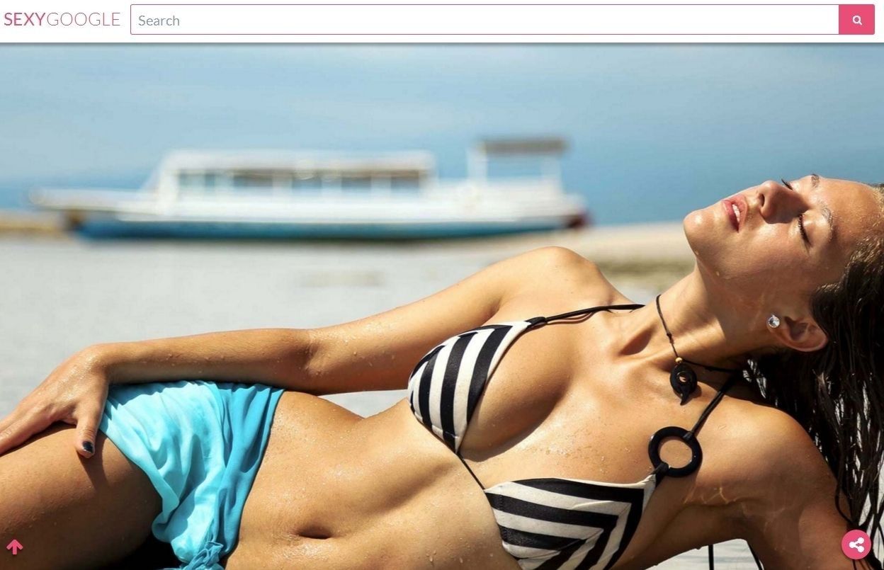 Avec Sexy Google affichez des filles sexy en bikini sur la page d'accueil de Google