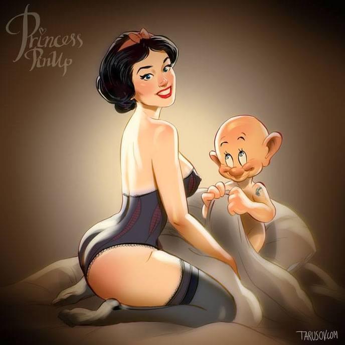 Il revisite les super-héroïnes et les princesses Disney en pin-up sexy